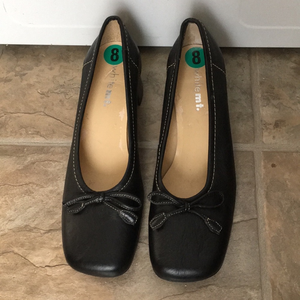 Leather Black Thick Sole Pump - Picture 11 of 12